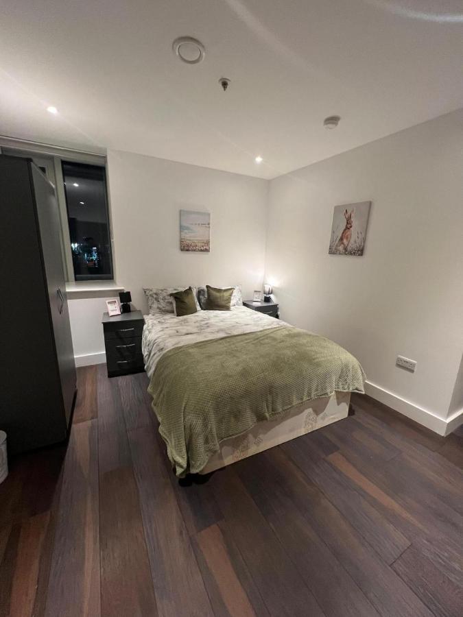 Spacious Sleep 7 Flat 20 Mins Central London Bp65 Extérieur photo